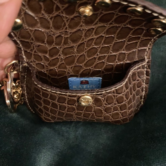 Kathy Van Zeeland wallet - Picture 3 of 4